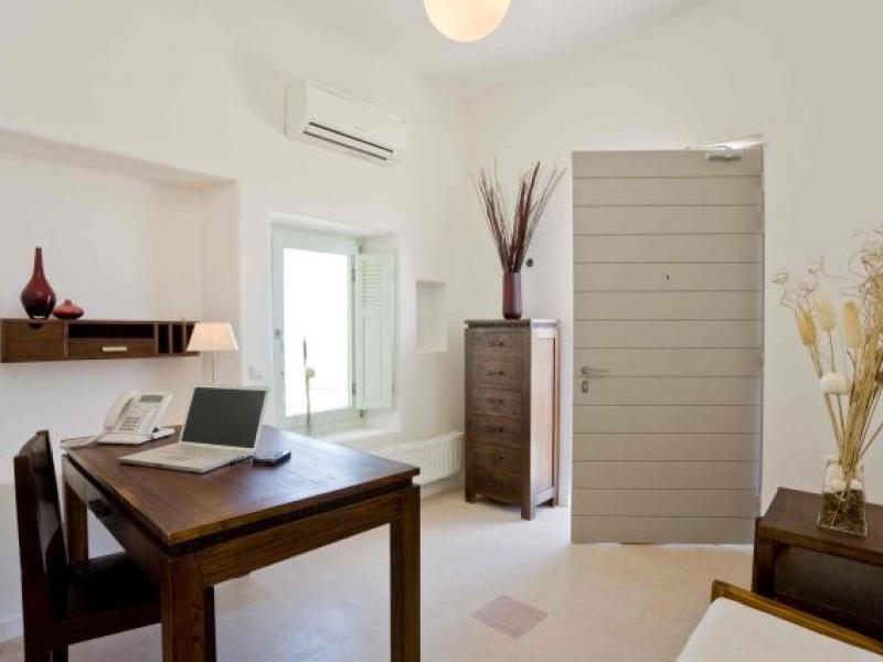 Whitesun , Santorini 