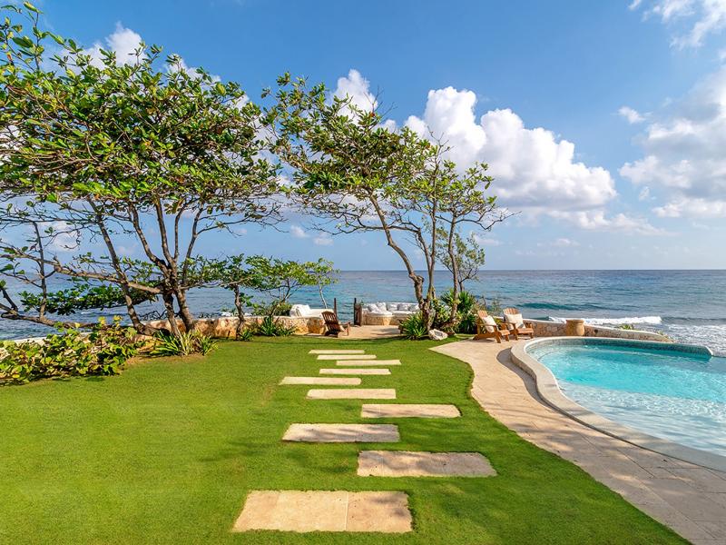 Hidden Bay by the Sea , Runaway Bay 