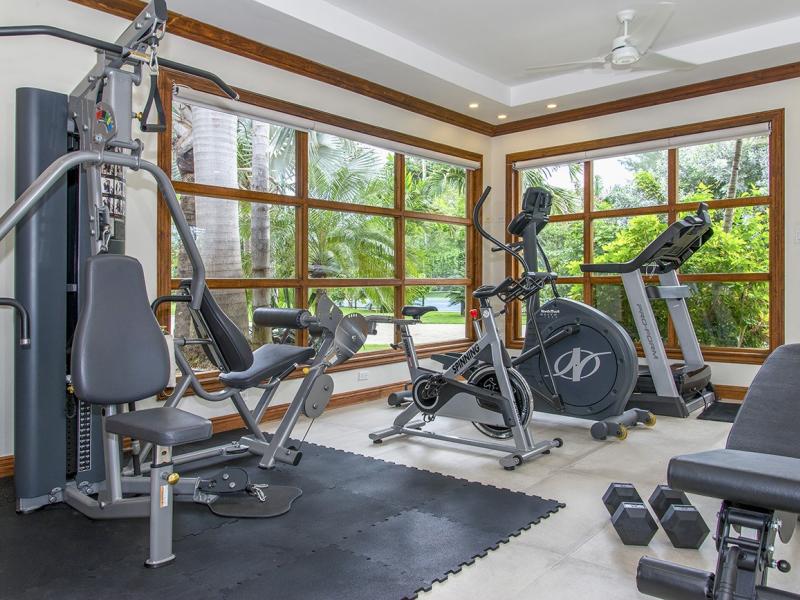 Makana on the Beach , Discovery Bay 