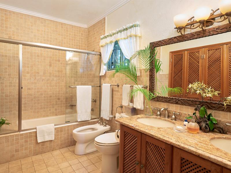 Keela Wee , Discovery Bay 