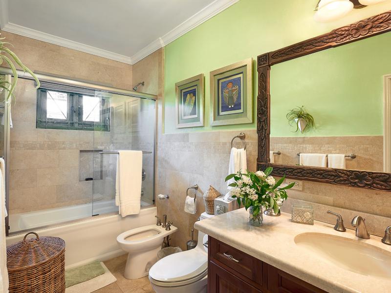 Keela Wee , Discovery Bay 