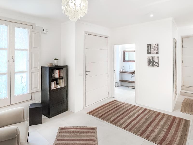 Casa Belisima , East 