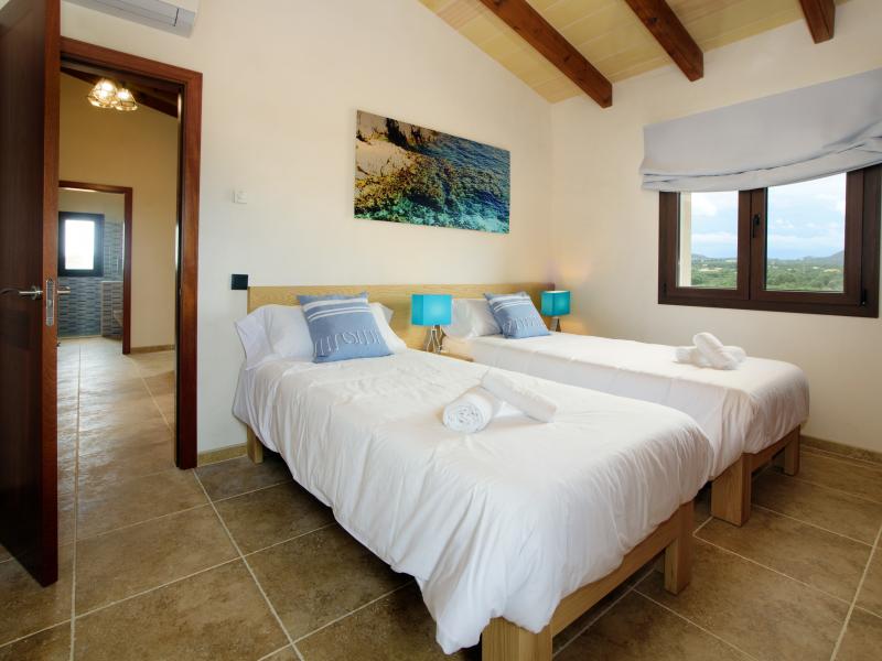 Villa Antonio , East 