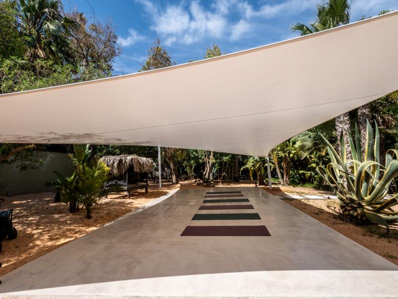 Villa Zola , Roca Llisa 