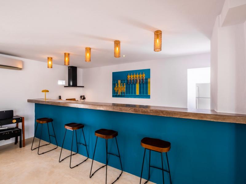 Villa Zola , Roca Llisa 