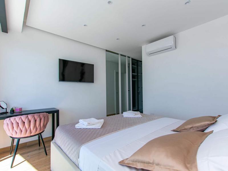 Villa Grande Divina , 