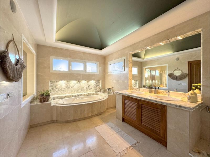 Villa Nicolas , Cap Martinet , Ibiza , Jesus 