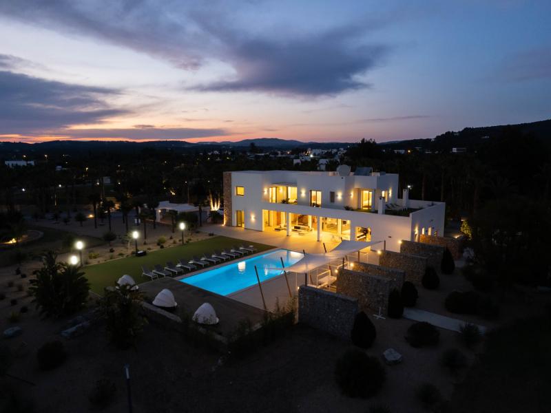 Casa Fourteen , Jesus 