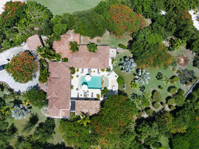 La Pinta , Terres Basses 