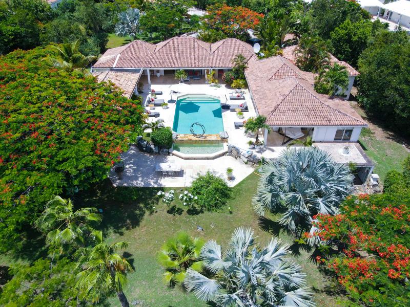 La Pinta , Terres Basses 