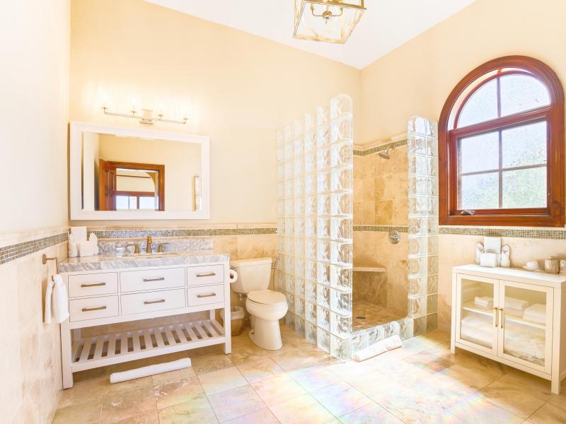 Seashell Villa , Lime Stone Bay 