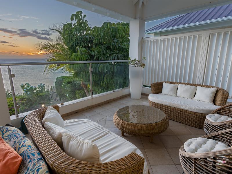 Blue Sailing , Happy Bay 