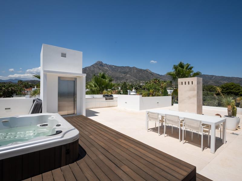 Villa Bergamot , Marbella 