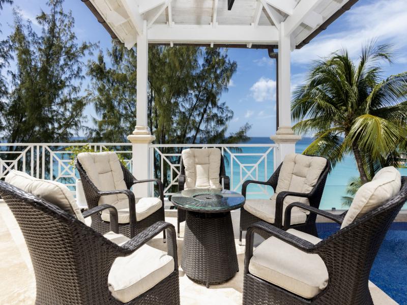 Old Trees 302 - La Mirage Penthouse , Beachfront villas Barbados , Old Trees , Paynes Bay , St James , West Coast Barbados 