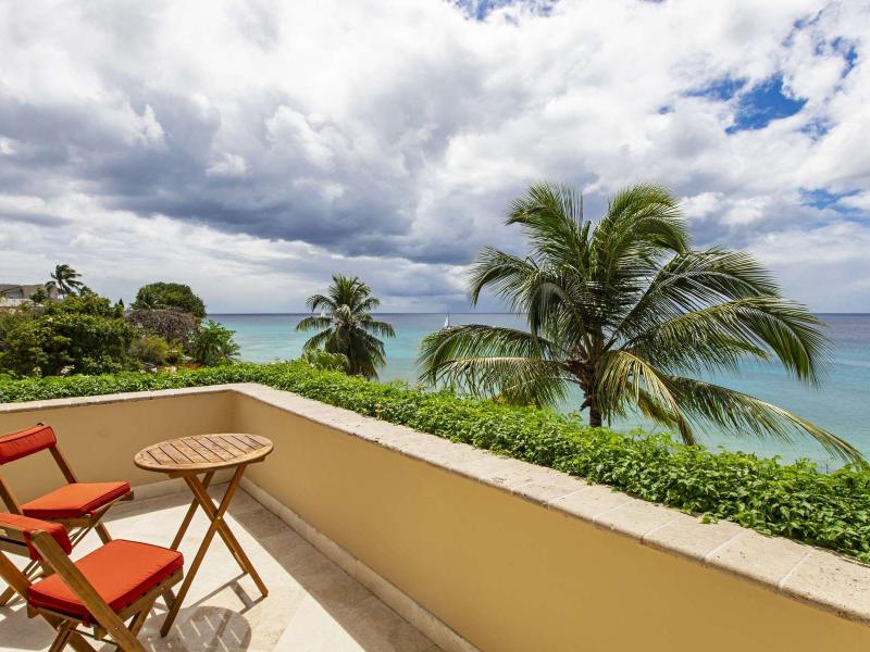 Sandy Cove 301 - beachfront , Beachfront villas Barbados , Prospect , Sandy Cove , St James , West Coast Barbados 