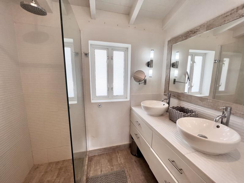 Glitter Bay 302 - Top Deck , Beachfront villas Barbados , Glitter Bay , Porters , St James , West Coast Barbados 