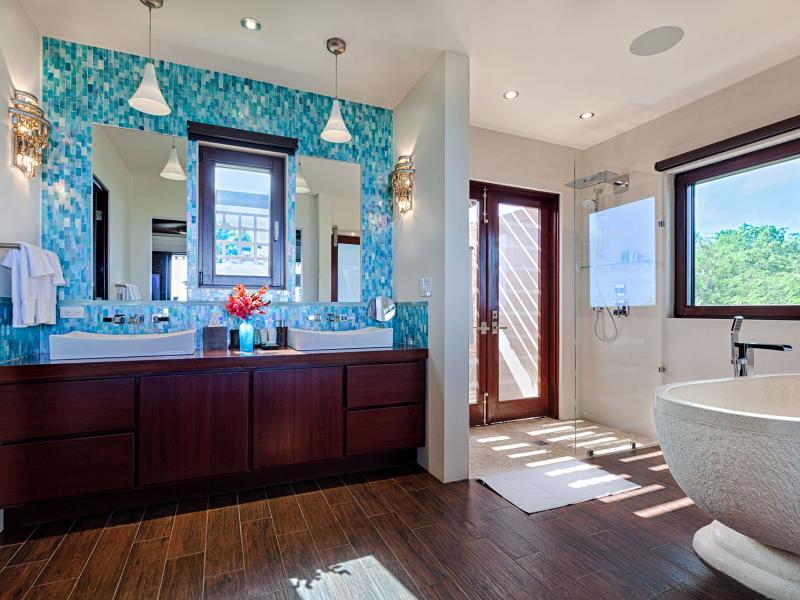 Villa Nevaeh Estate , Long Bay 