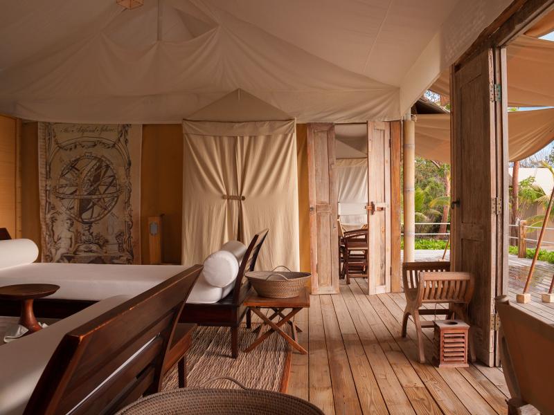 Three Bees , Harbour Island 