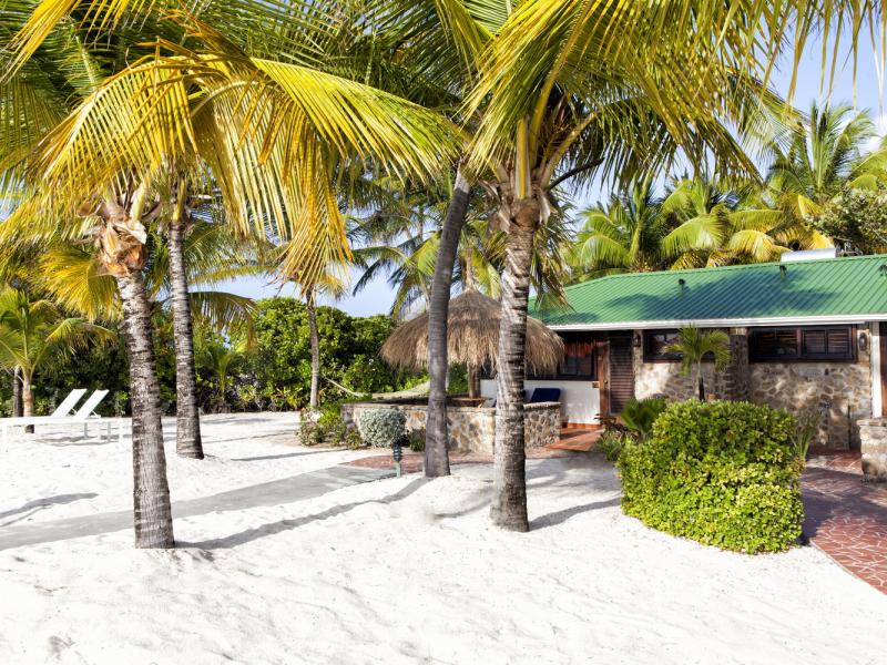 Palm Island Resort , Palm Island 