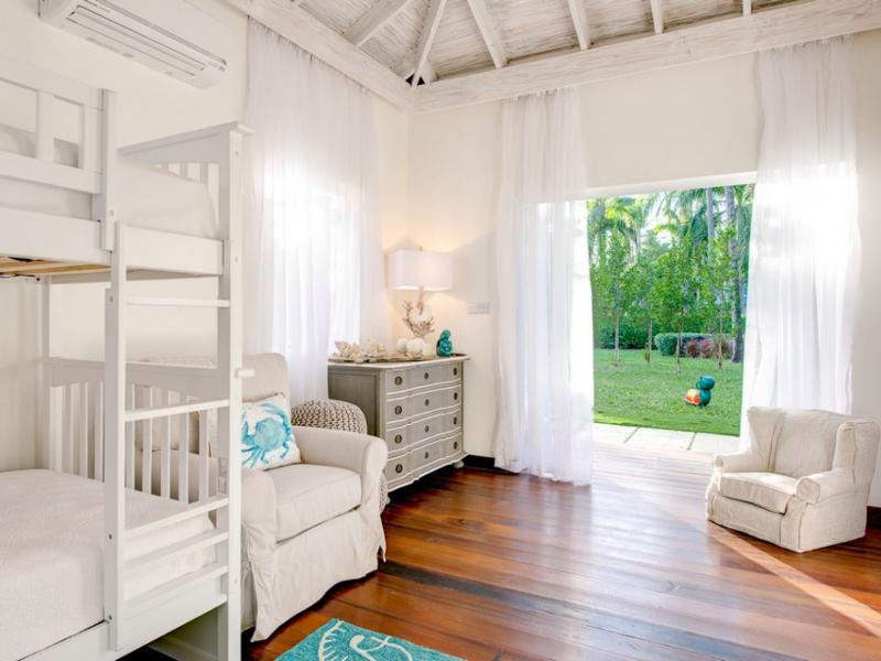 Jacaranda , L'Ansecoy Bay 