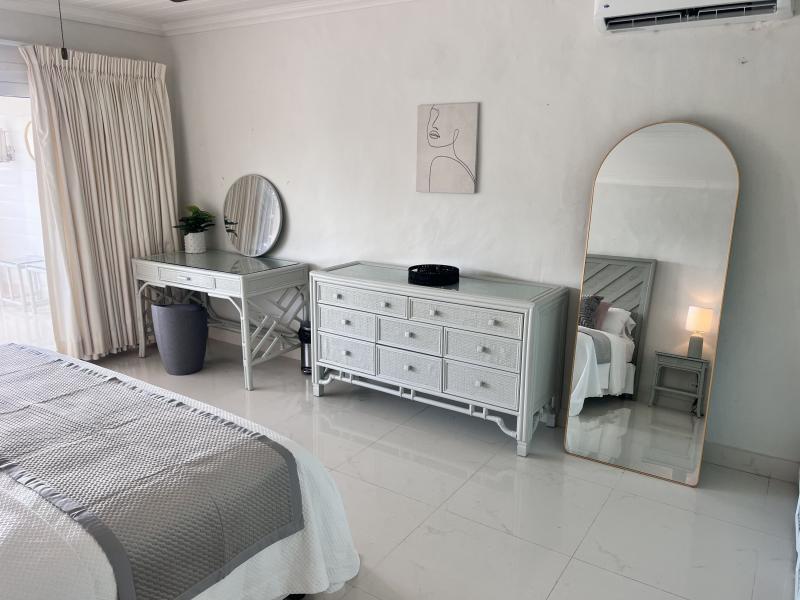 Glitter Bay 302 - Top Deck , Beachfront villas Barbados , Glitter Bay , Porters , St James , West Coast Barbados 