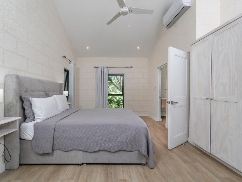 Parnassus Cottage , Holetown , Sandy Lane Estate , West Coast Barbados 