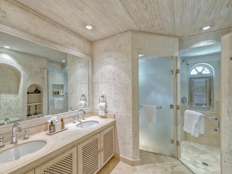 Bluff House & Cottage -Sandy Lane Beach , Beachfront villas Barbados , Sandy Lane Beach , Sandy Lane Estate , St James , West Coast Barbados 