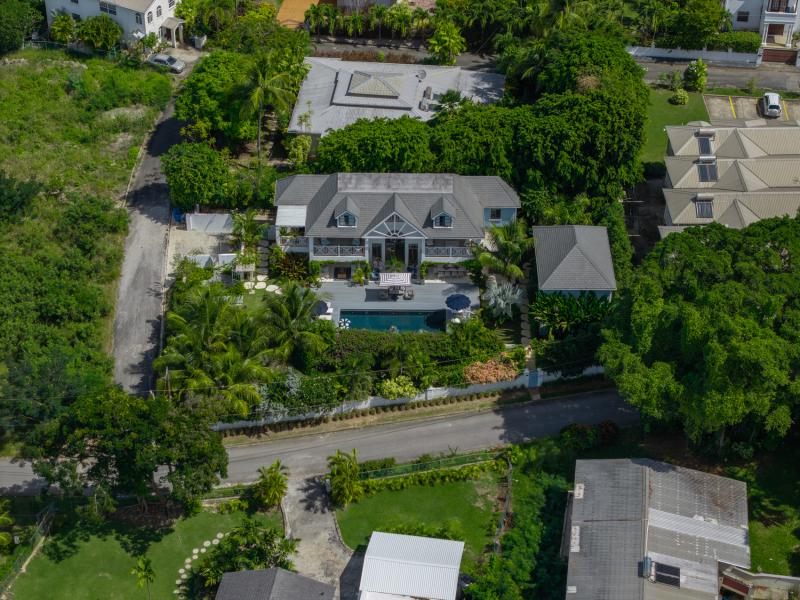 Seastar House and Cottage , 