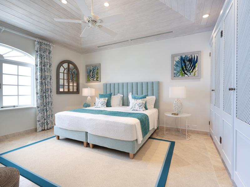 Old Trees Sea Breeze 204 , Beachfront villas Barbados , Old Trees , Paynes Bay , St James , West Coast Barbados 