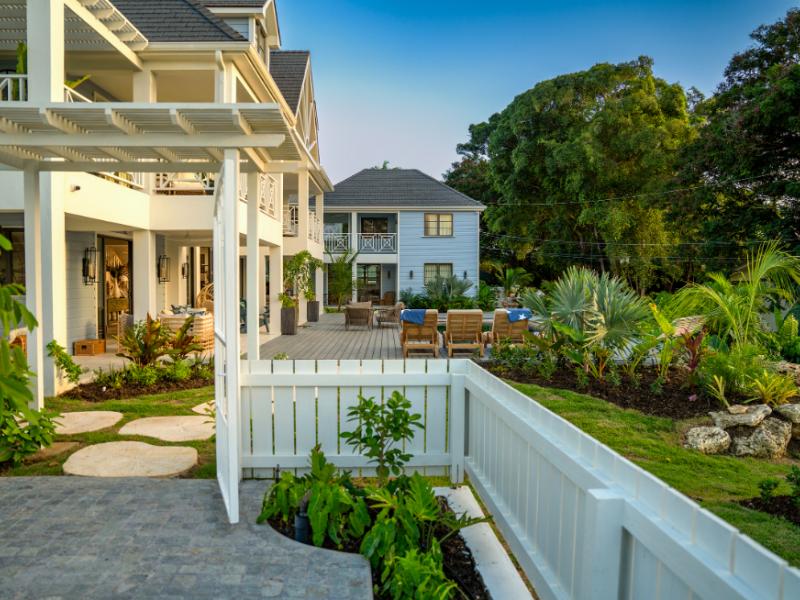 Seastar House and Cottage , 