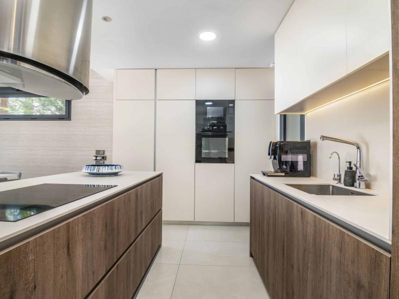 Villa Banus Bay , Marbella , Puerto Banus 