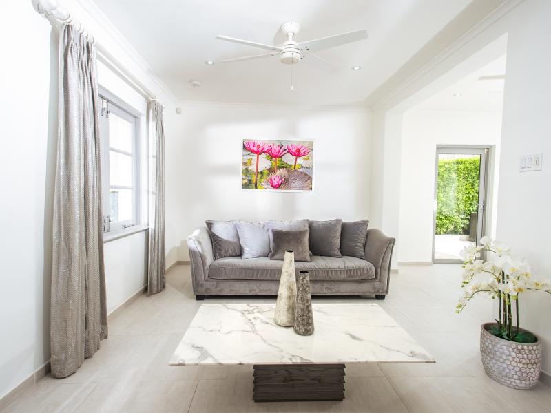 The Villa at The St James , Beachfront villas Barbados , Paynes Bay , St James 