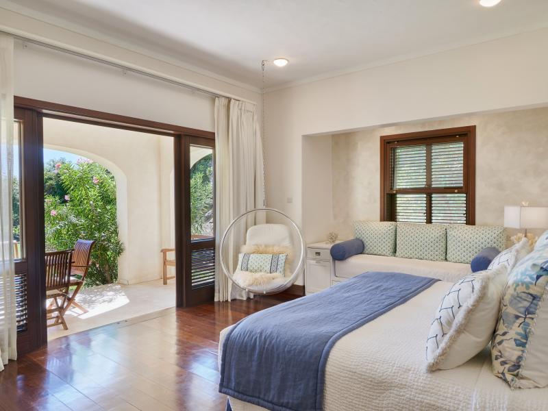 Big Blue Ocean Villa , Charlstown 