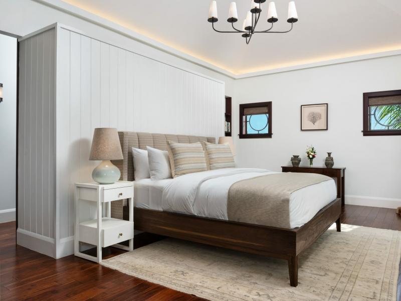 Saving Grace , Grace Bay 