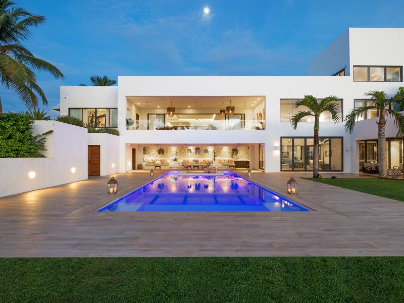 Tara House , Speightstown , St Peter , West Coast Barbados 