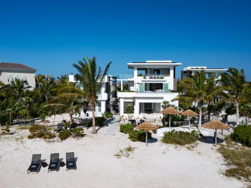 Blue Lagoon , Long Bay , Providenciales 