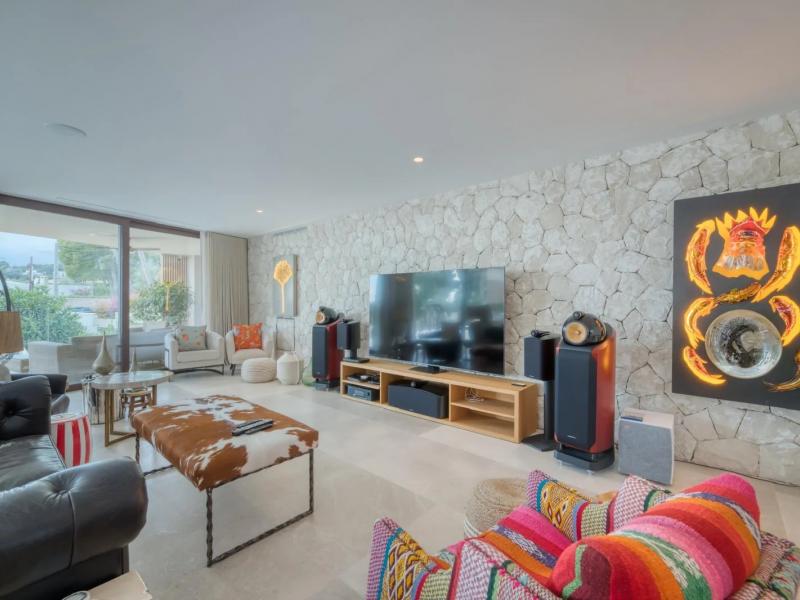 Villa Clara , Portals 