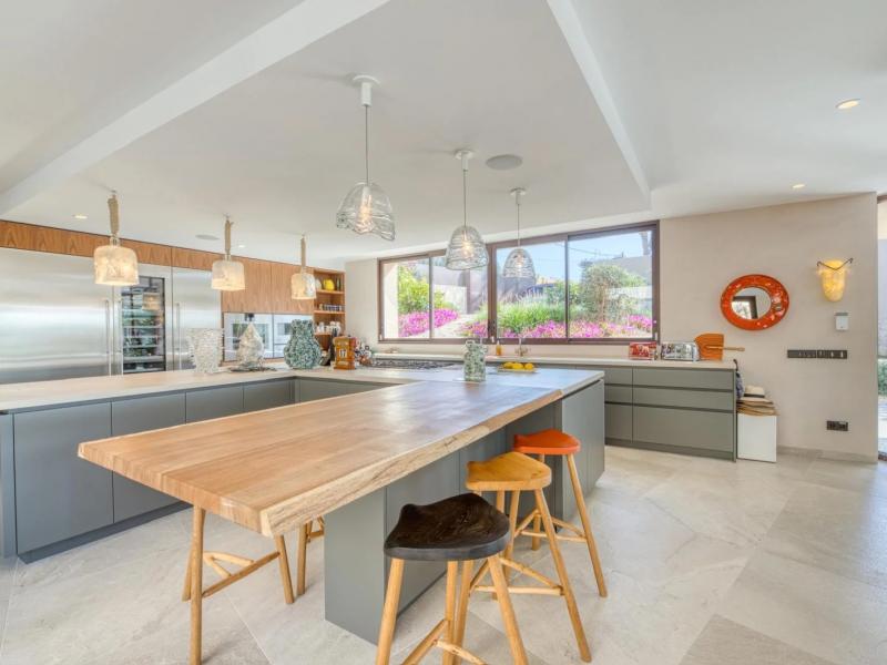 Villa Clara , Portals 