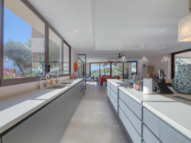 Villa Clara , Portals 