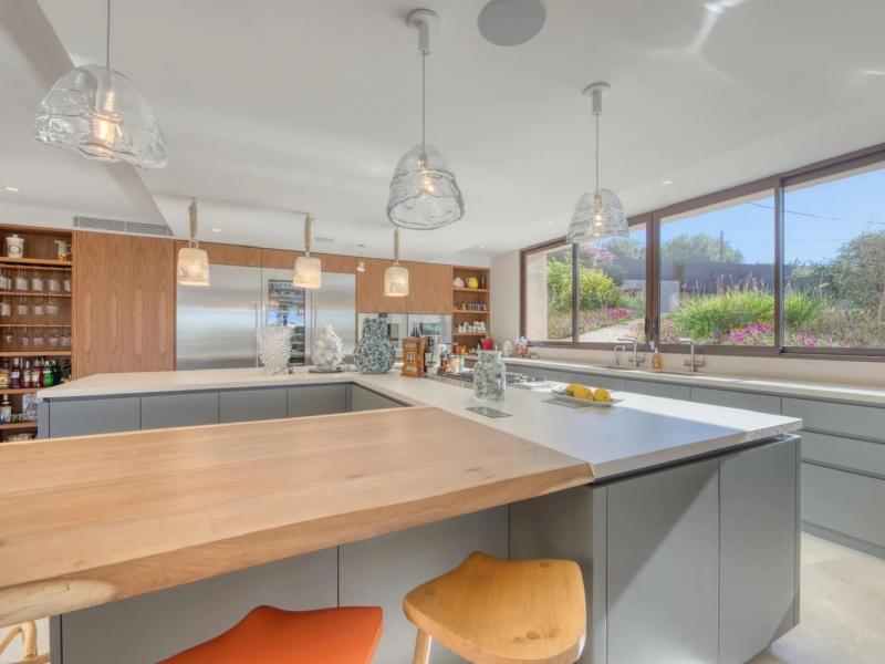 Villa Clara , Portals 