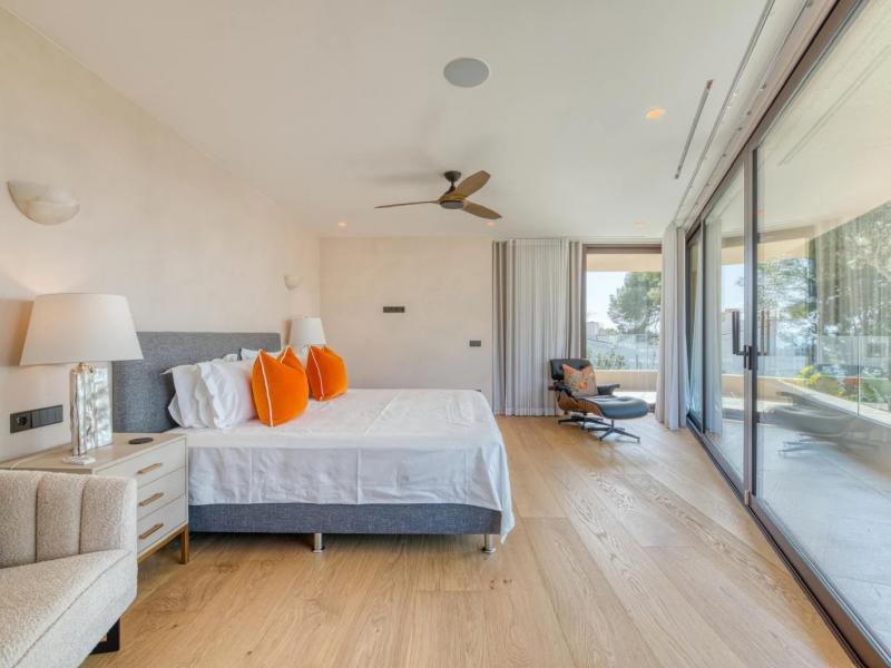 Villa Clara , Portals 