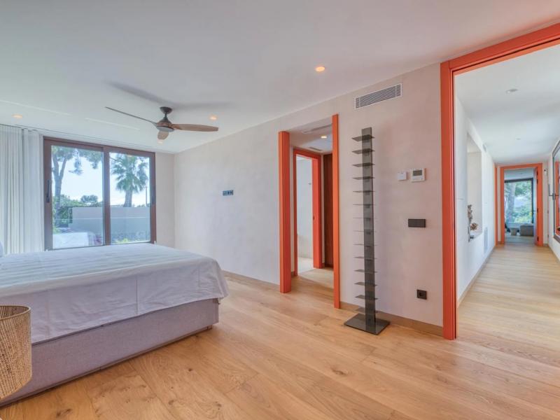 Villa Clara , Portals 