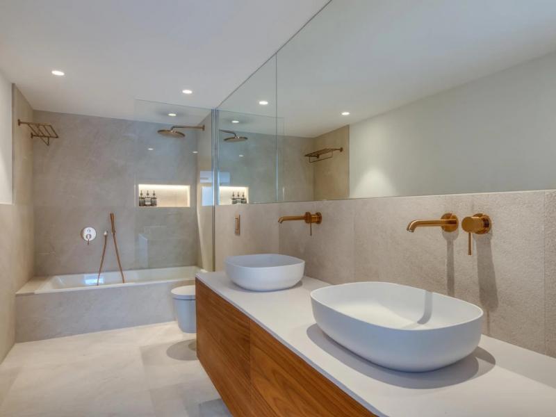 Villa Clara , Portals 