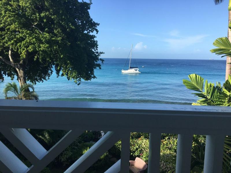 Mahogany Bay - Mahogany Pod , Beachfront villas Barbados , Paynes Bay , St James , West Coast Barbados 