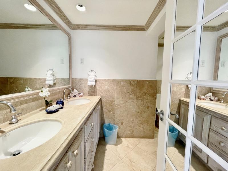 Villas on the Beach 403 , Beachfront villas Barbados , Holetown , St James , Villas on the Beach, Barbados , West Coast Barbados 