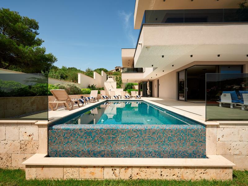 Villa Lucy.Plum , Dalmatian Hinterland , Trogir Riviera 
