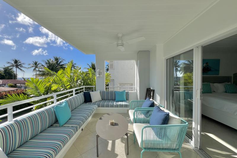 Glitter Bay 204 - Frangipani Glitter Bay 204 - Frangipani